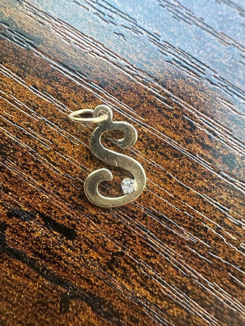 ✨Solid 14K Yellow Gold Natural Diamond Cursive 'S' Initial Pendant Charm💎